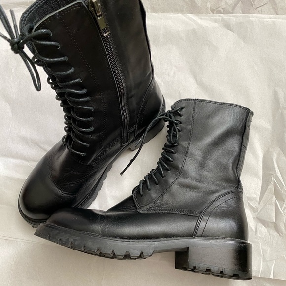 Super cool boots - Picture 2 of 6